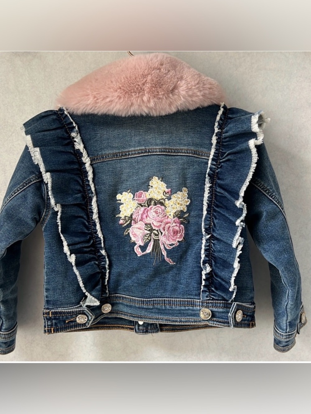Monnalisa Blue Denim Jacket with Pink Fur Collar Sz 6 floral embroidery - Picture 2 of 7